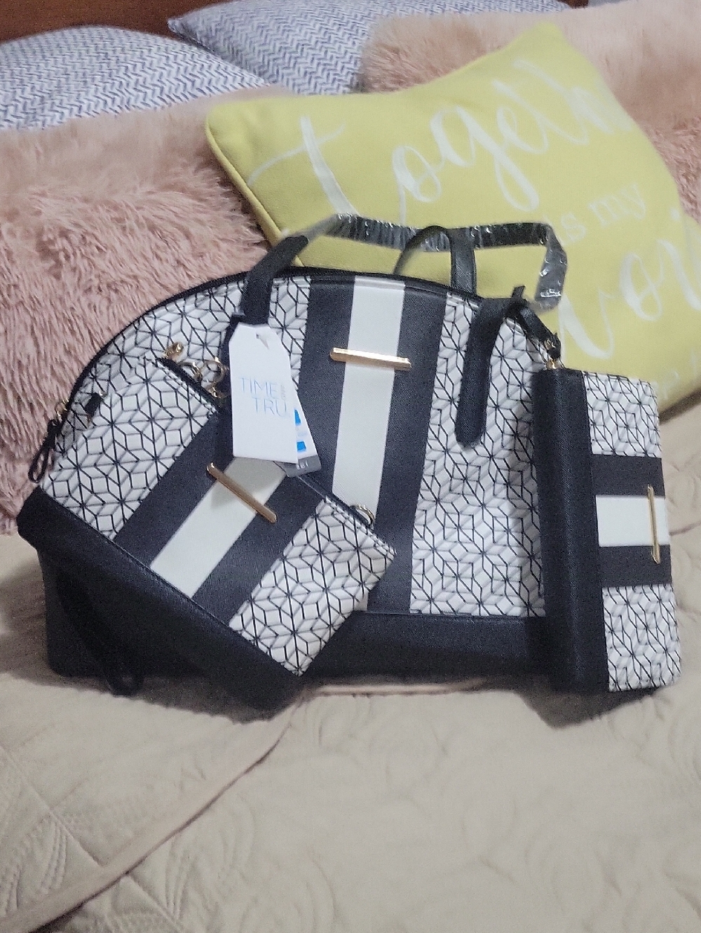 Time and Tru Black/White Geometric Satchel Set w. Wristlet   & Zip-around Wallet